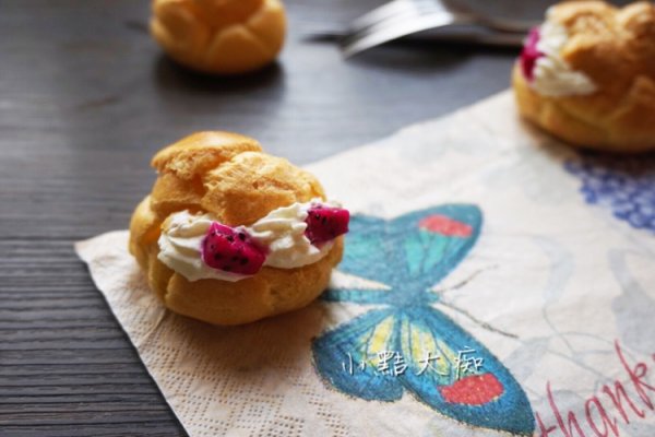 火龙果奶油泡芙的做法_【图解】火龙果奶油泡