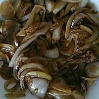 洋葱炒肉的做法图解1