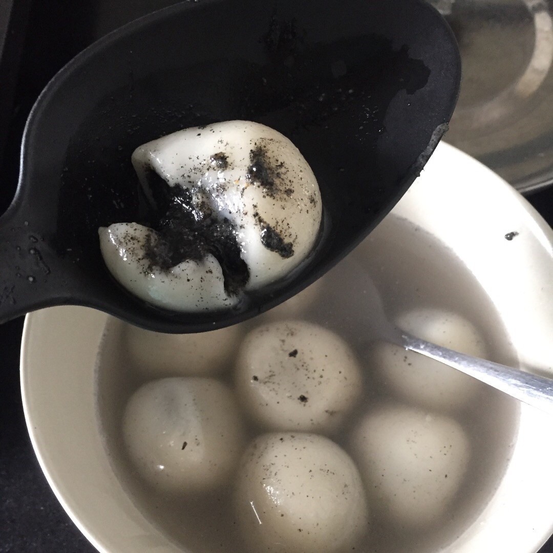 芝麻汤圆配红豆汤,芝麻汤圆配红豆汤的家常做法 - 美食杰芝麻汤圆配红豆汤做法大全