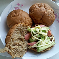 牛油果火腿鸡蛋汉堡的做法图解1