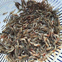 爆炒小河虾的做法图解1