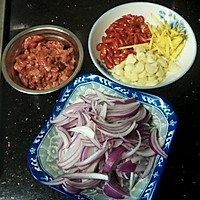 洋葱炒牛肉的做法图解1