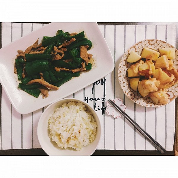 Jingi-77的青椒炒肉&千岛酱苹果撒拉做法的学