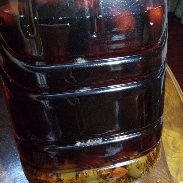 香言炫语的浸泡一年的红枣桂圆枸杞桂花酒做法