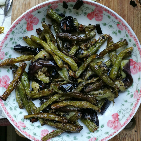 餐馆点餐率极高的下饭菜——烧茄子豆角.