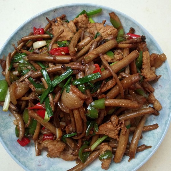 茶树菇炒肉