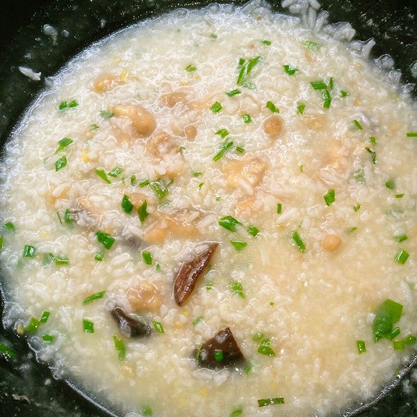 晓婷专属的在锅里的鸡肉香菇粥做法的学习成果