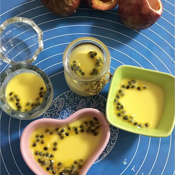 醉佳时分的热情果布丁(百香果)#不思烤就很好