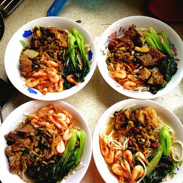 我爱厨房小月月的麻辣排骨米粉 | 日食记做法的