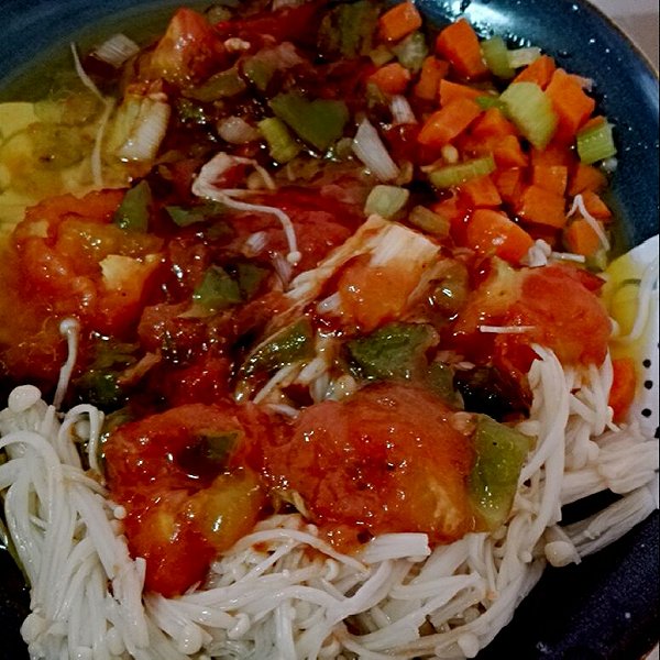 沙中玉的番茄鸡汤烩金针菇做法的学习成果照_