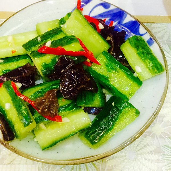 薛定谔的小浣熊其乐无穷的凉拌黄瓜木耳做法的