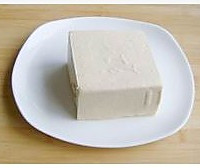 龙井蛤蜊豆腐汤的做法图解2