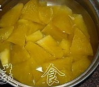 菠萝圣女果酸甜排骨的做法图解2