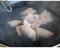 腐乳猪蹄的做法图解1