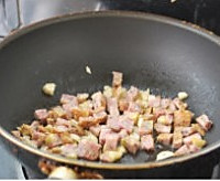 肉丸豆腐蛋汤的做法图解2